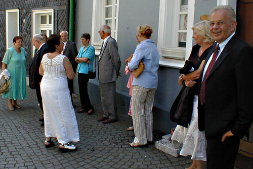 Die ersten G&auml;ste trudeln ein