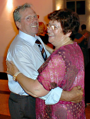 Das tanzende Goldpaar